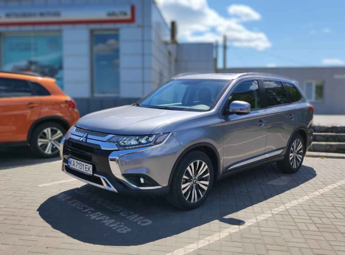 Купить Mitsubishi Outlander 2.4 CVT Ultimate 2021 2.4 / 167л.с. / Бензин бу  в Кривом Рогу