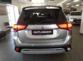 Mitsubishi Outlander 2.4 Instyle