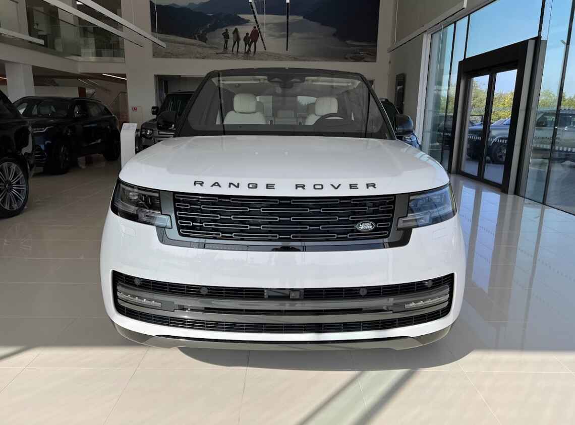 Купить Новый Range Rover 2023 2023 2997 / 300л.с. / Дизель новый