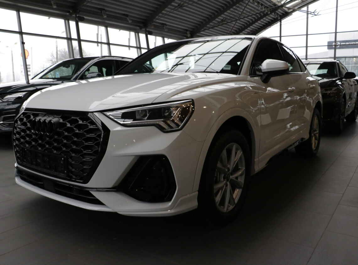 Купить Audi Q3 Sportback 40 TFSI 2024 2.0 / 180л.с. / Турбобензин новый в  Днепре