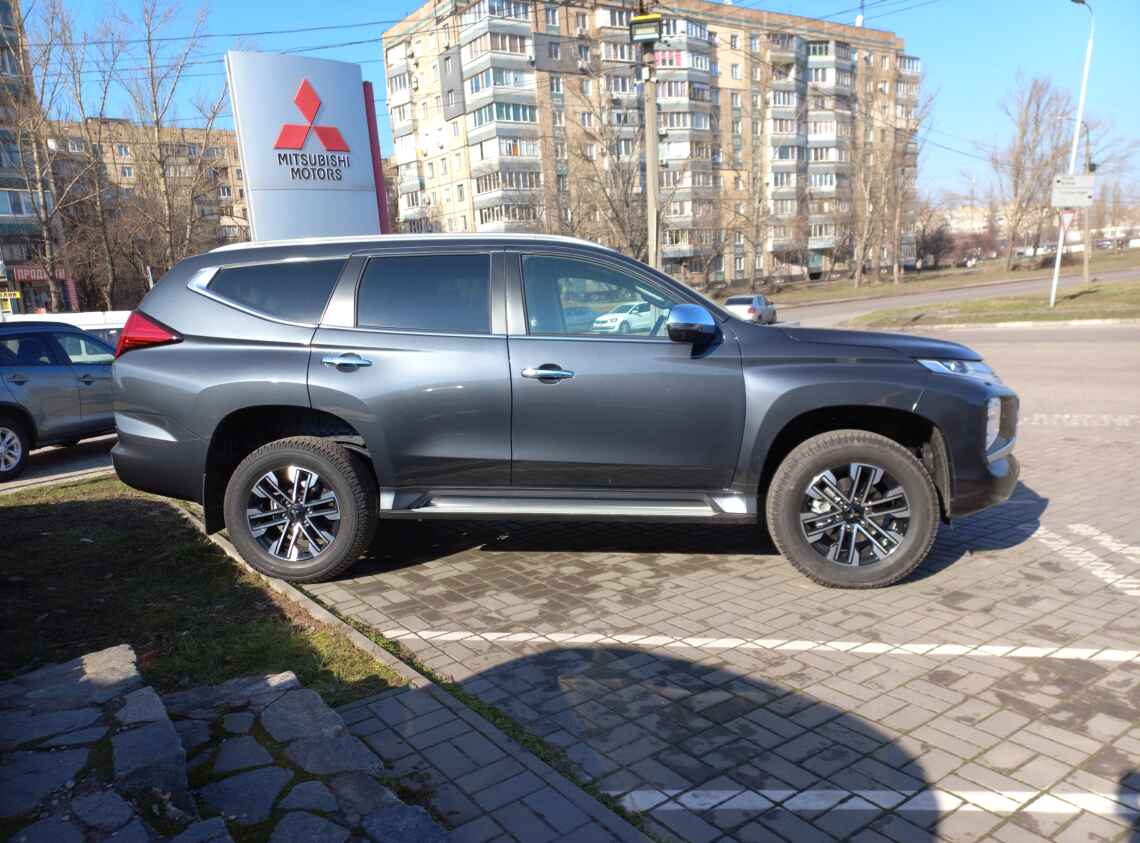 Купить MITSUBISHI Pajero Sport 2.4 TD AT Ultimate 2023 2.4 / 181л.с. /  Турбодизель новый в Кривом Рогу