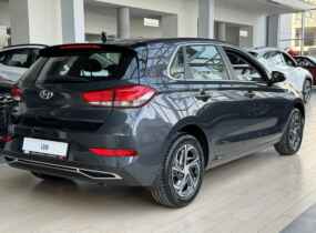 HYUNDAI i30 1.5 Style AT