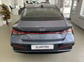 HYUNDAI Elantra 1.6 6AT