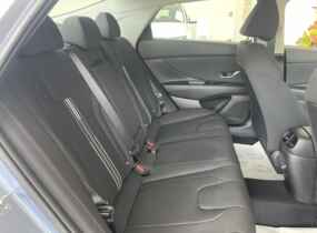 HYUNDAI Elantra 1.6 6AT