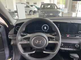 HYUNDAI Elantra 1.6 6AT