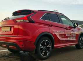 MITSUBISHI Eclipse Cross 2.0 CVT Intense