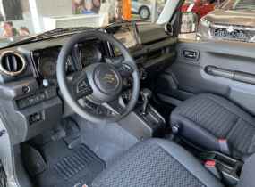 Suzuki Jimny 1.5 GLX A/T