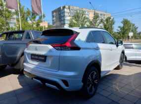 MITSUBISHI Eclipse Cross 2.0 CVT Intense