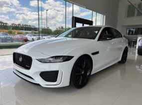 JAGUAR XE