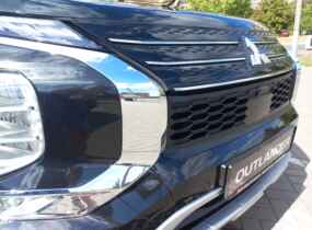 MITSUBISHI Outlander 2.5 CVT Intense