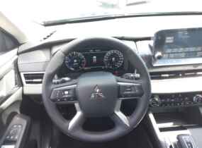 MITSUBISHI Outlander 2.5 CVT Intense