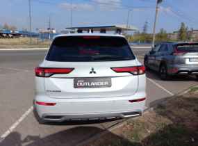 MITSUBISHI Outlander 2.5 CVT Ultimate