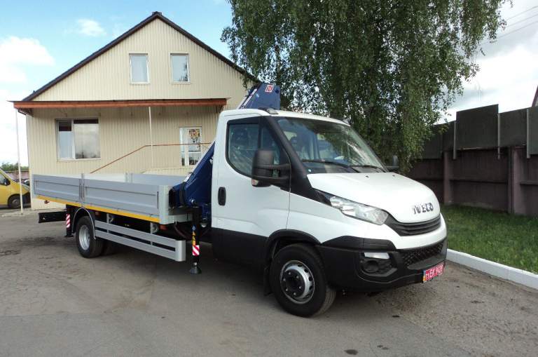 Кран-манипулятор HIAB X-CL 8 B-2 на базе шасси Iveco Daily 70C16