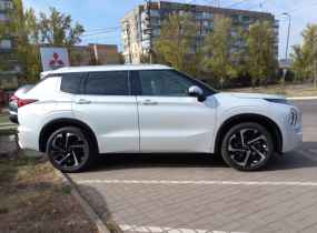 MITSUBISHI Outlander 2.5 CVT Ultimate