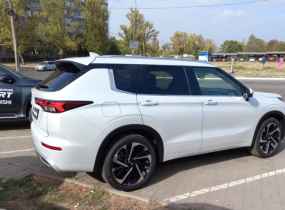 MITSUBISHI Outlander 2.5 CVT Ultimate