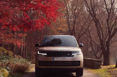 Дозвольте собі подорожі першим класом за кермом нового Range Rover