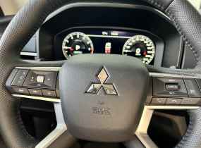 MITSUBISHI Outlander 2.5 CVT Intense