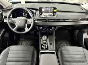 MITSUBISHI Outlander 2.5 CVT Intense