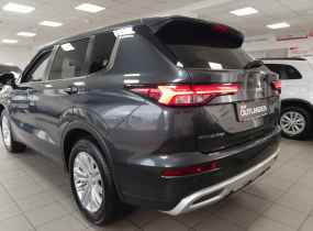 MITSUBISHI Outlander 2.5 CVT Intense