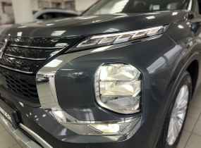 MITSUBISHI Outlander 2.5 CVT Intense