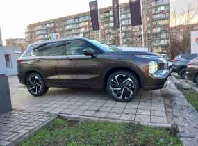 MITSUBISHI Outlander 2.5 CVT Ultimate