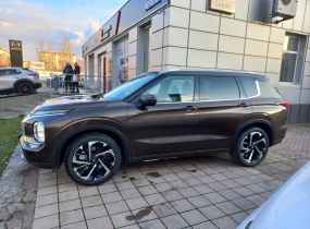 MITSUBISHI Outlander 2.5 CVT Ultimate